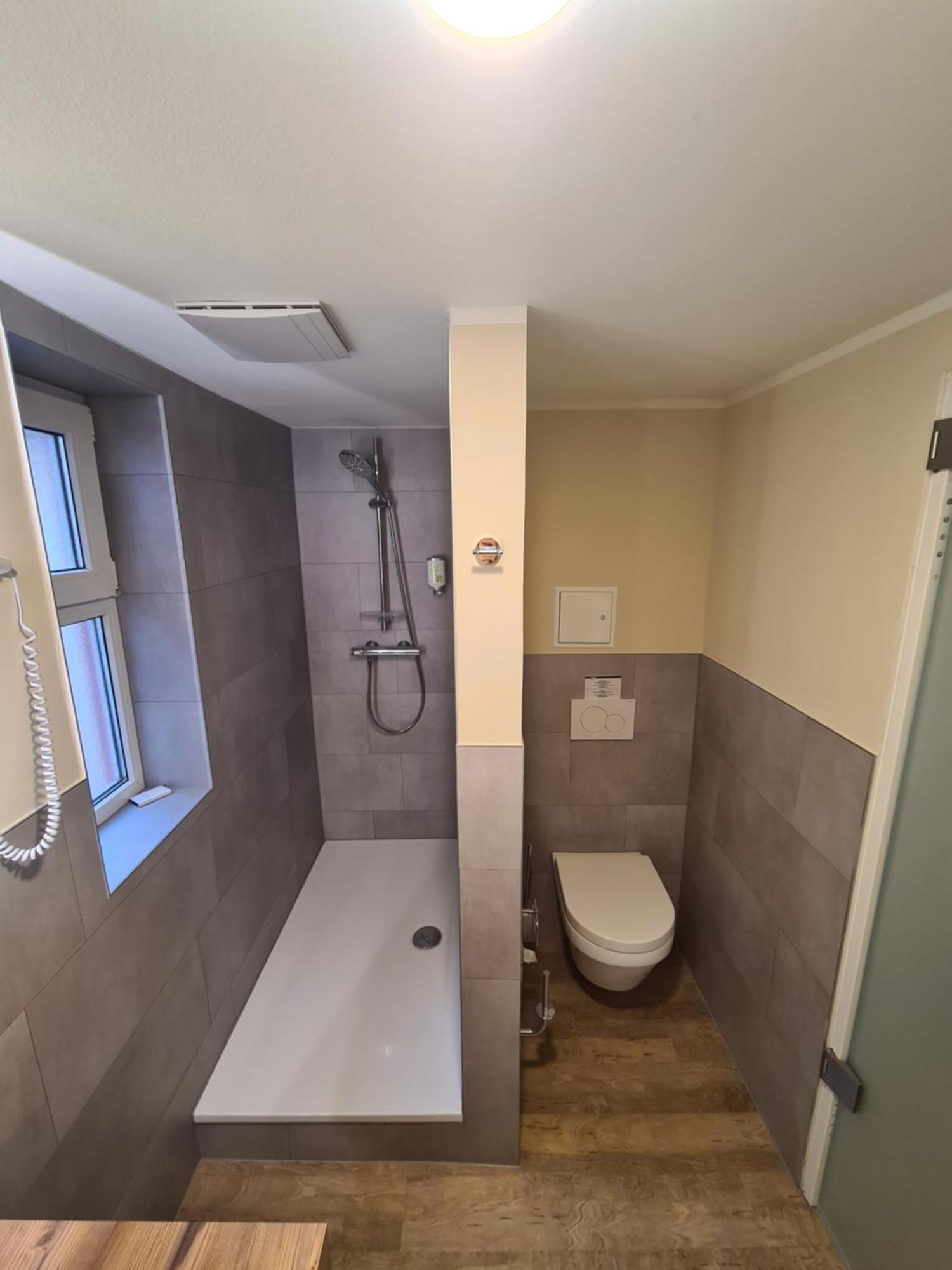 Stadthotel Engel Ettlingen Ngoại thất bức ảnh