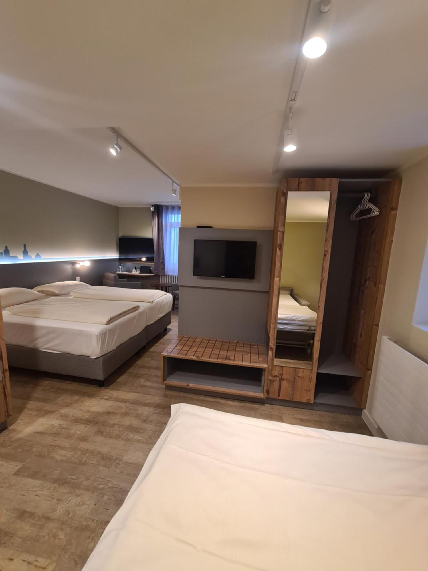 Stadthotel Engel Ettlingen Ngoại thất bức ảnh