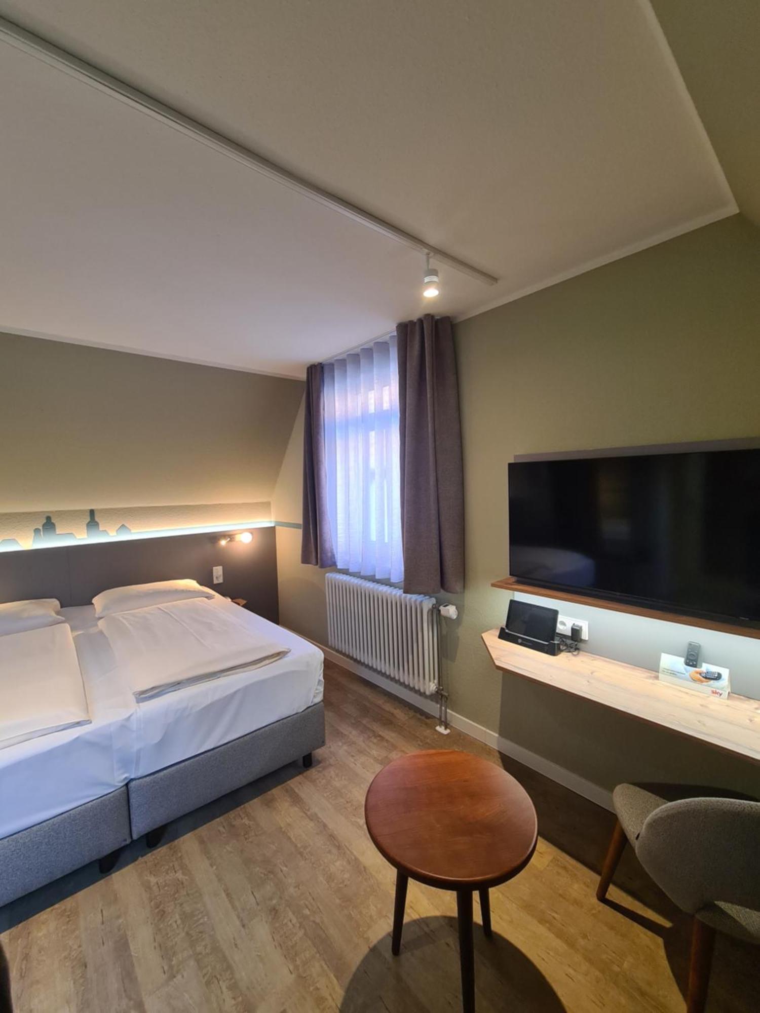 Stadthotel Engel Ettlingen Ngoại thất bức ảnh