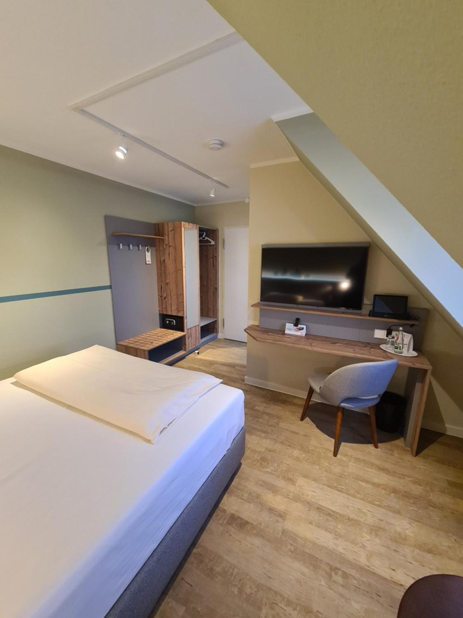 Stadthotel Engel Ettlingen Ngoại thất bức ảnh