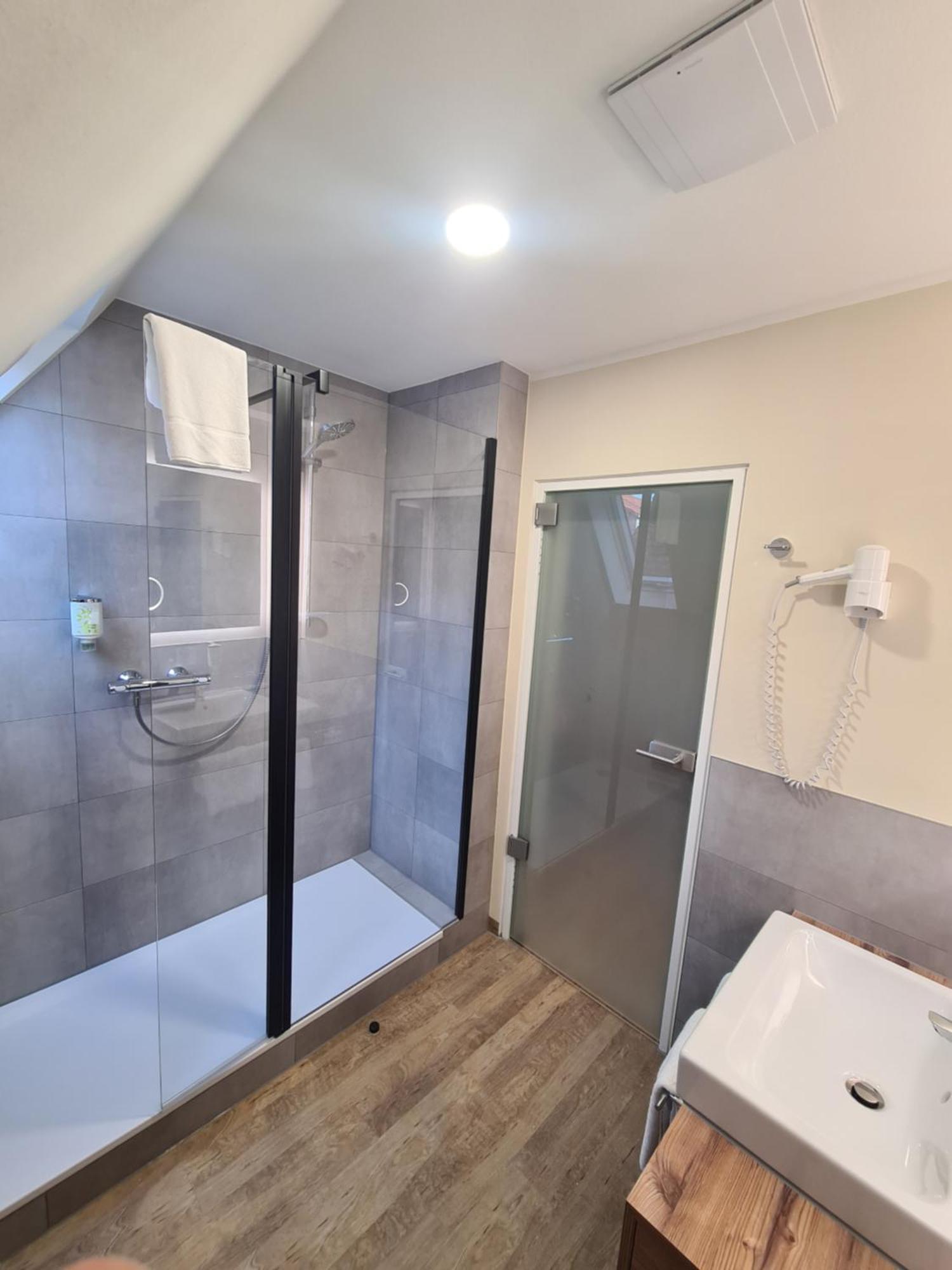 Stadthotel Engel Ettlingen Ngoại thất bức ảnh