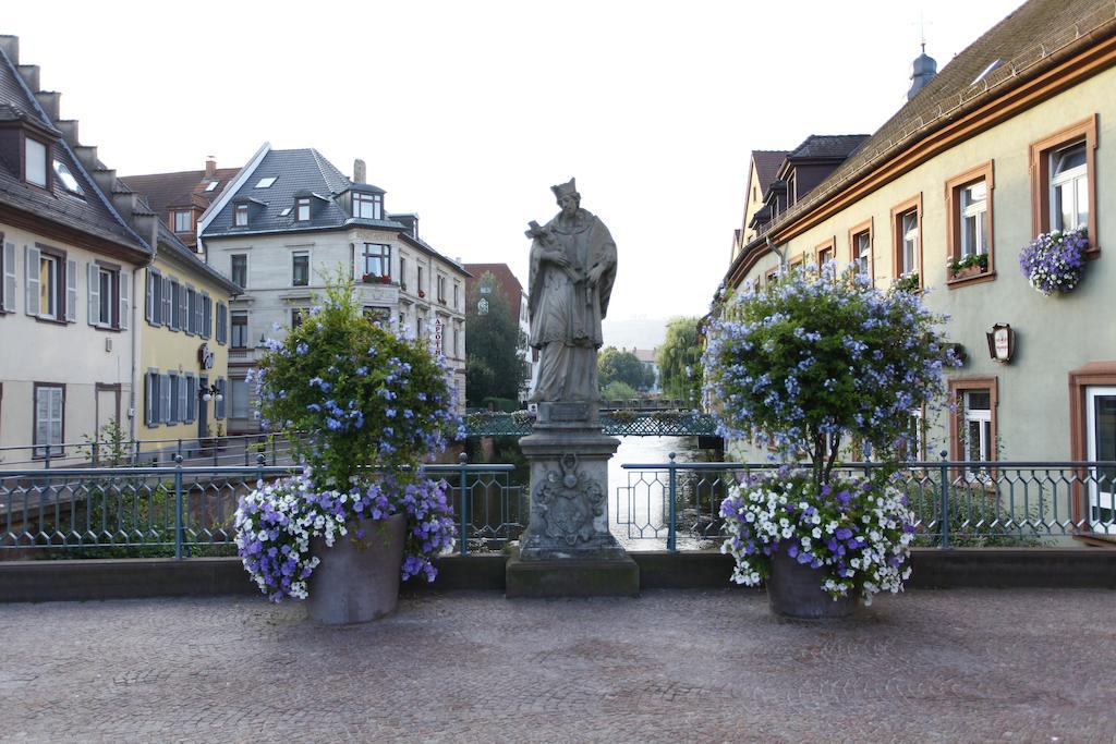 Stadthotel Engel Ettlingen Ngoại thất bức ảnh