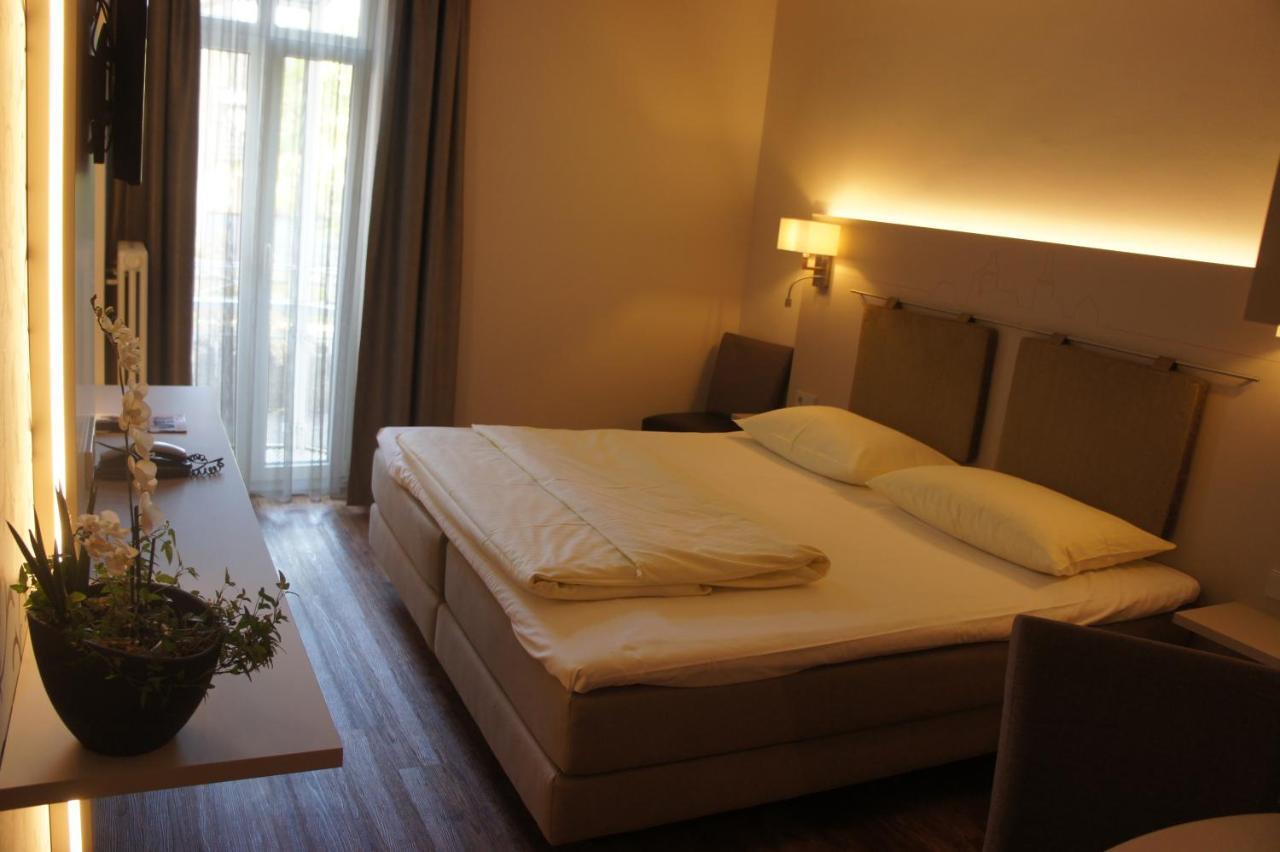 Stadthotel Engel Ettlingen Ngoại thất bức ảnh