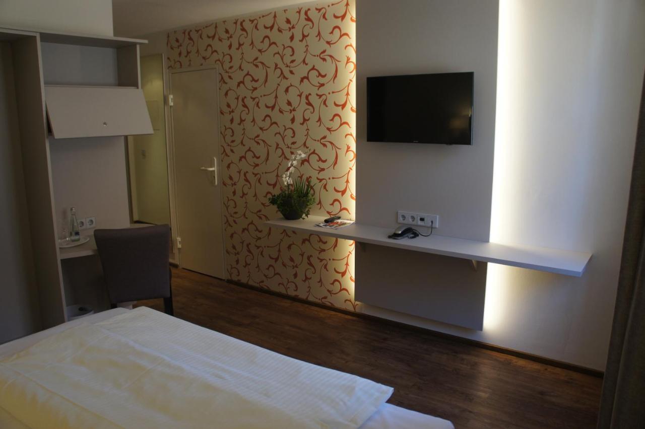 Stadthotel Engel Ettlingen Ngoại thất bức ảnh